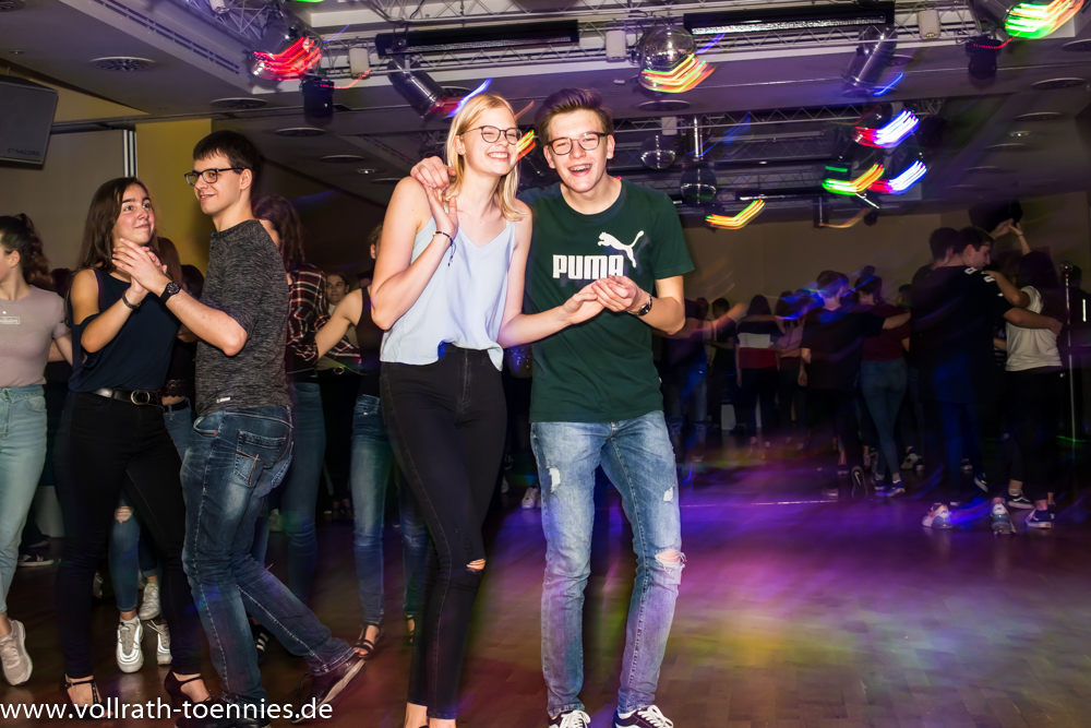 2019 11 09 Tanzparty Jugend 0187